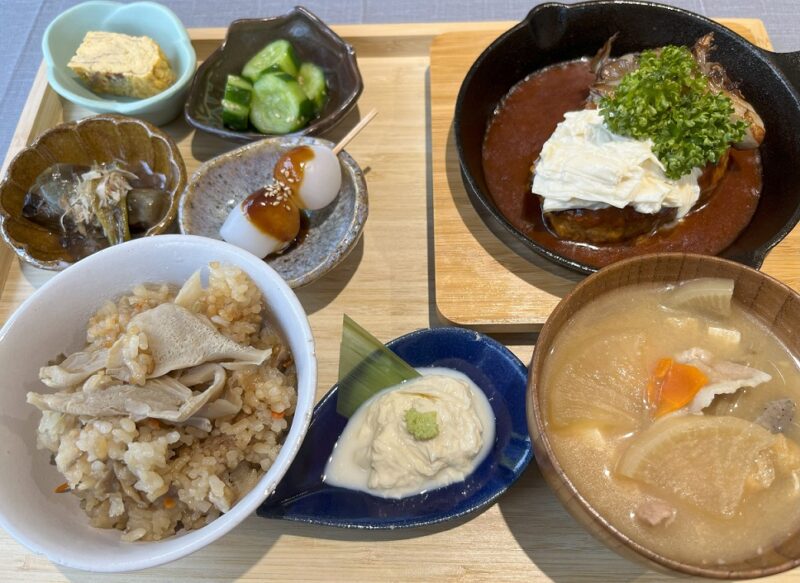 中禅寺湖 日光みうら ハンバーグ