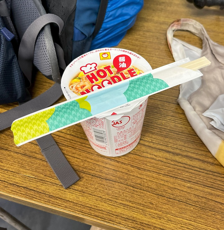 富士山 富士宮ルート 五合目 休憩施設 カップラーメン