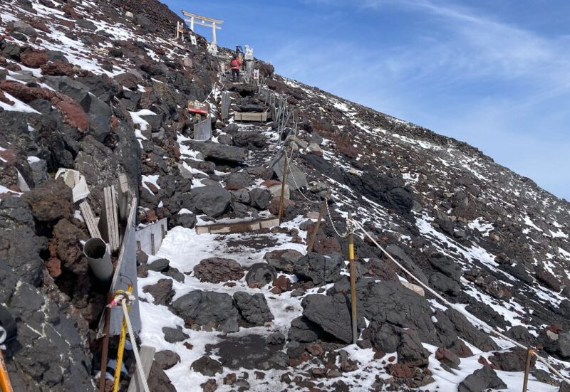 富士山 九合目 降雪