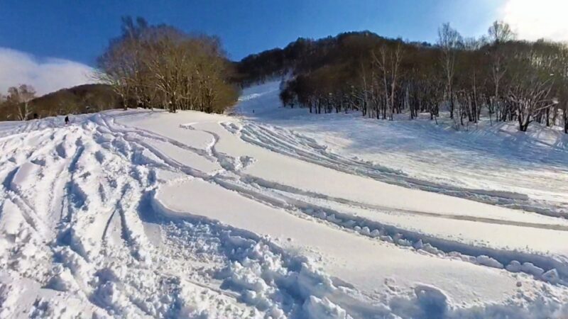 水上高原スキーリゾート かもしかコースとモンキーダンスコースの合流点付近