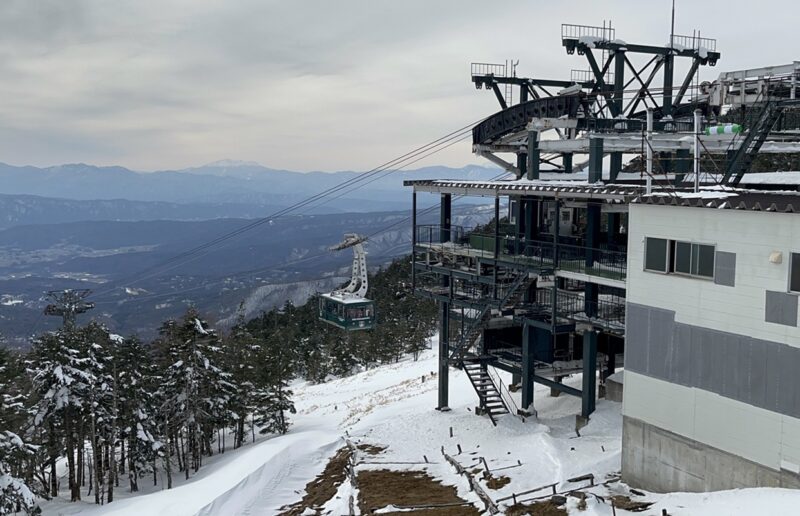 ピラタス蓼科スノーリゾート ロープウェイ山頂駅